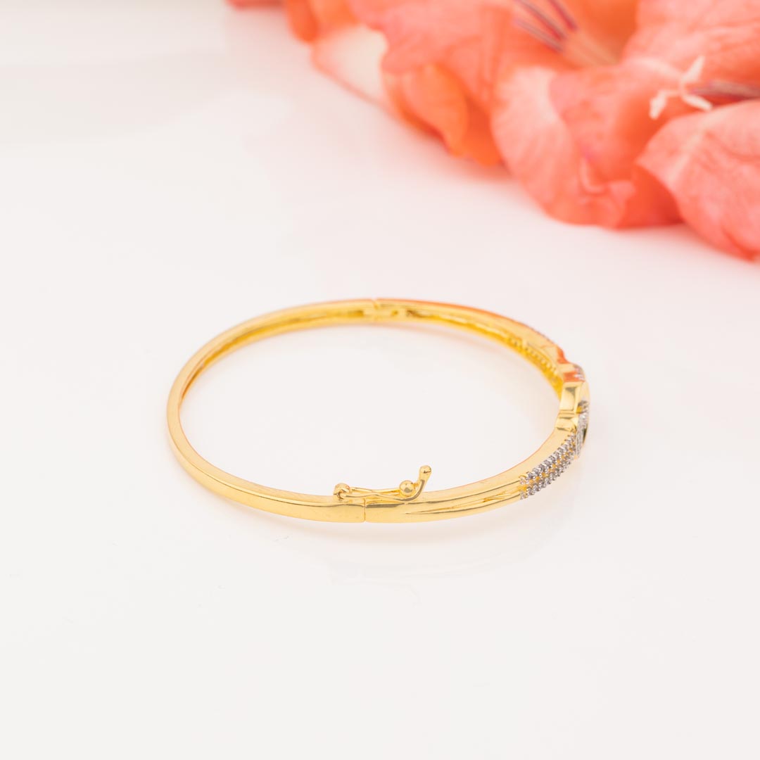 Daisy Chain Yellow Gold Delicate Bracelet – Maree London Jewellery