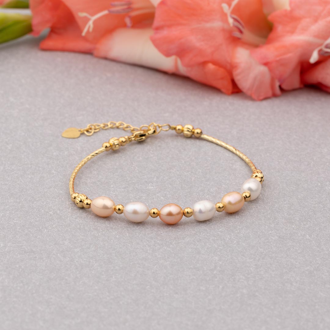Pearl bracelets | Beads bracelet design, Pearls jewelry diy, Beaded jewelry